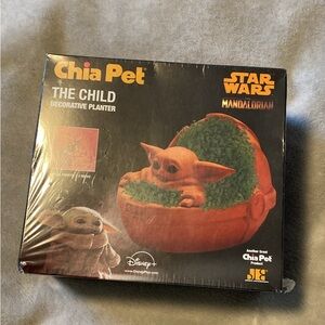 Star Wars The Child Chia Pet - Orange and Green planter